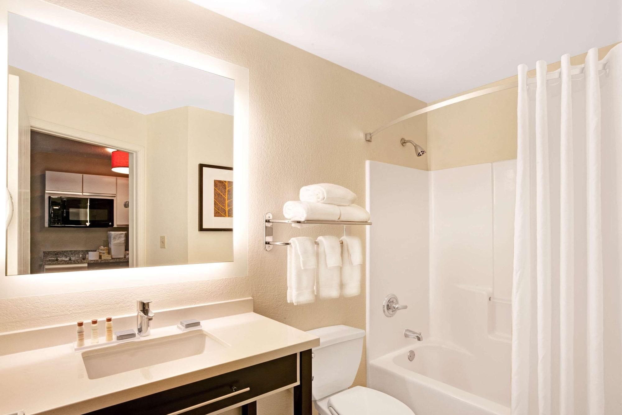 Mainstay Suites Hartford Meriden Eksteriør billede