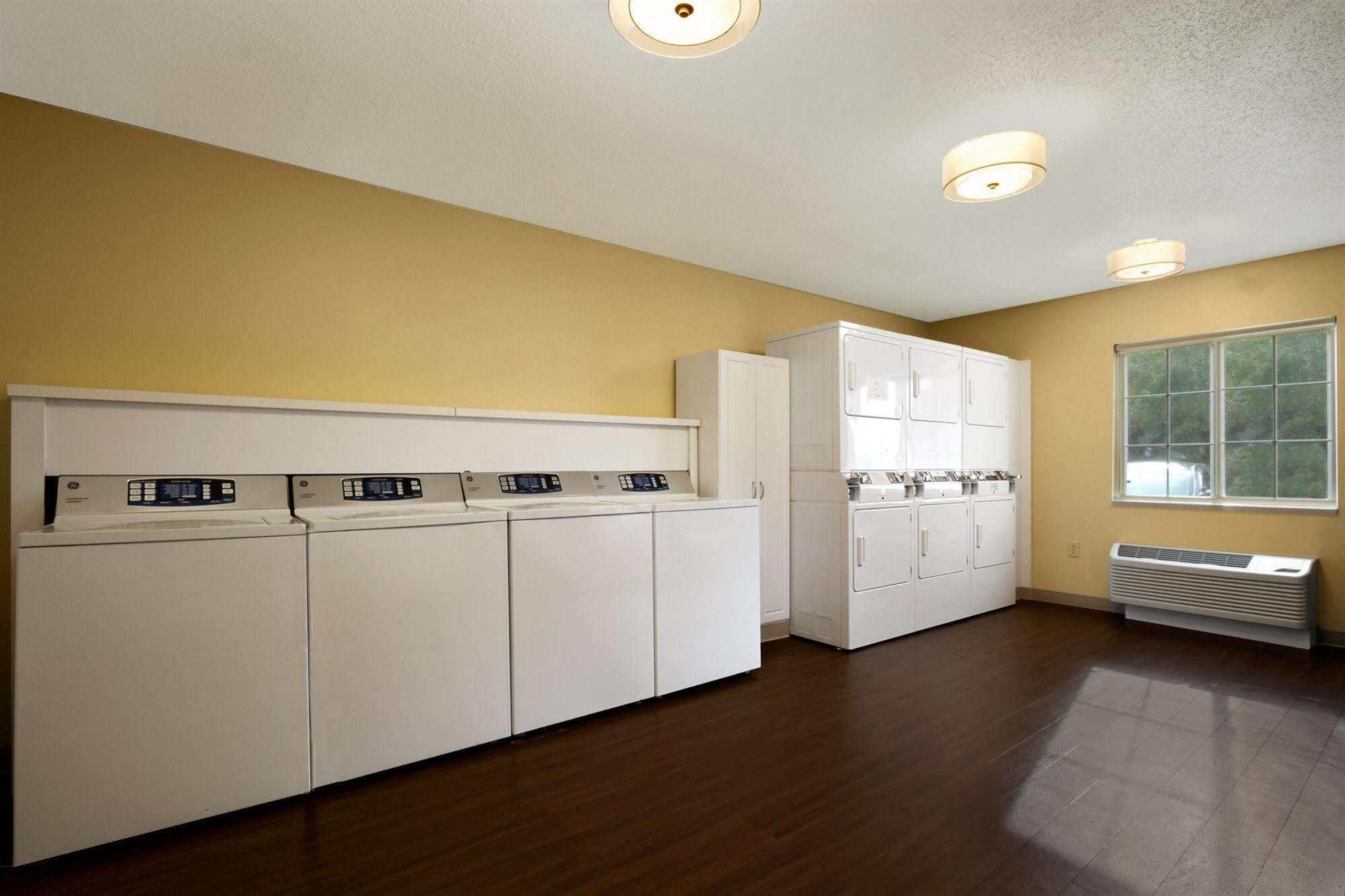 Mainstay Suites Hartford Meriden Eksteriør billede