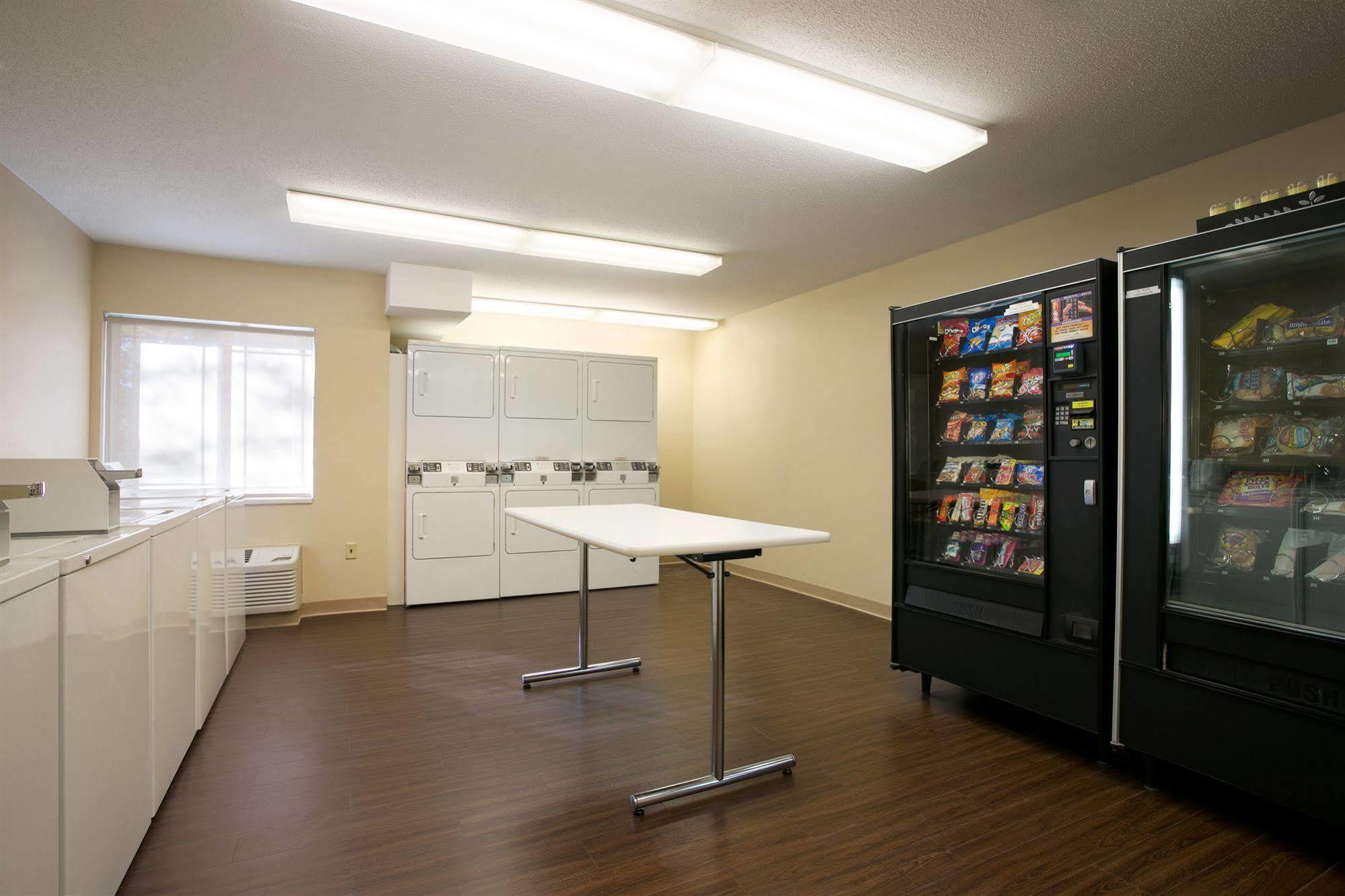 Mainstay Suites Hartford Meriden Eksteriør billede